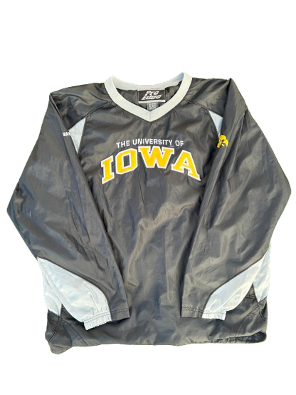 embroidered 00's u of Iowa pull over (L)
